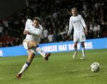 Libor Sionko hamrer bolden i mål til 2-0 for FCK i kampen mod Sønderjyske. 