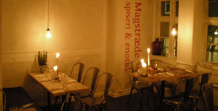 Pizzaen får en ny chance med blandt andet rugbunde og gourmetfyld hos de nyåbnede Magstræde 16 Spisehus og Enotek. 