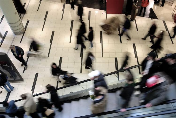 Arbejderbevægelsens Erhvervsråd har beregnet, at en lavtlønsfamilie kun får 70 kroner om måneden ud af regeringens skattelettelse. 
