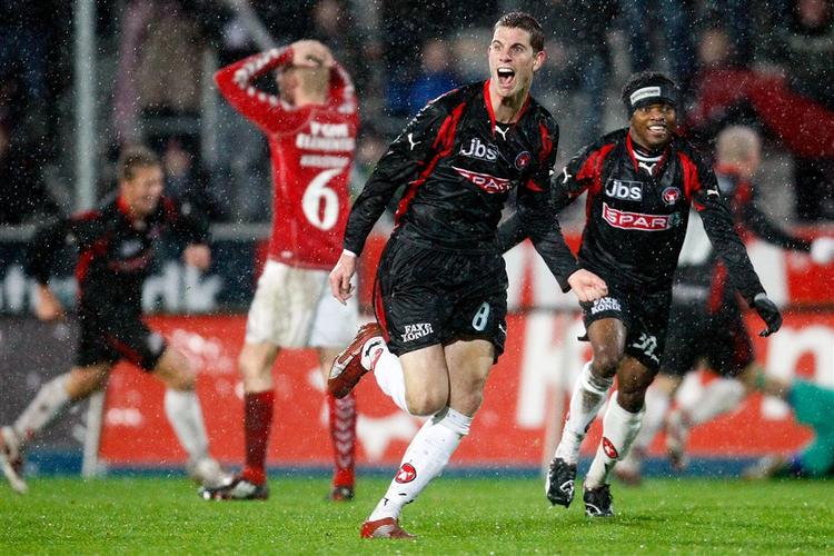 Jonas Borring blev matchvinder for FC Midtjylland, der slog Vejle på hjemmebanen i regnen på heden. 