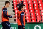 Nicklas Bendtner i angrebet sammen med Morten Nordstrand er en konstellation, som landstræneren gerne vil se på Brøndby Stadion mod Wales. Arkivfoto. 