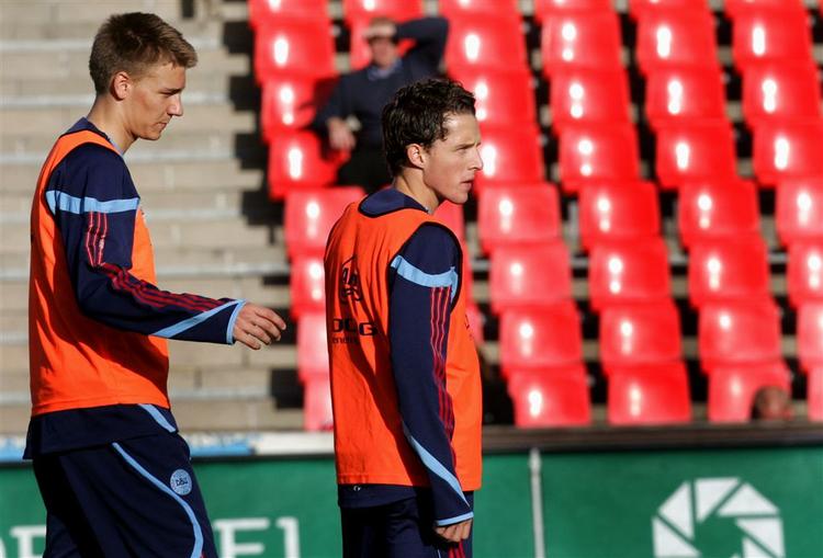 Nicklas Bendtner i angrebet sammen med Morten Nordstrand er en konstellation, som landstræneren gerne vil se på Brøndby Stadion mod Wales. Arkivfoto. 