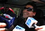 Diego Maradona afviser manglende erfaring overfor en talstærk argentinsk presse. 