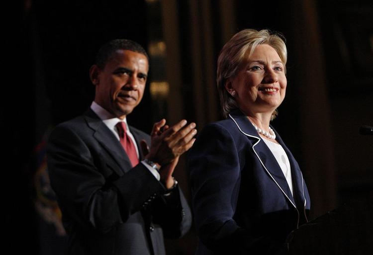 Et tæt samarbejde mellem de to demokratiske rivaler til præsidentposten, Barack Obama og Hillary Clinton, kan komme på tale, hvis Hillary Clinton bliver udenrigsminister. Arkivfoto. 