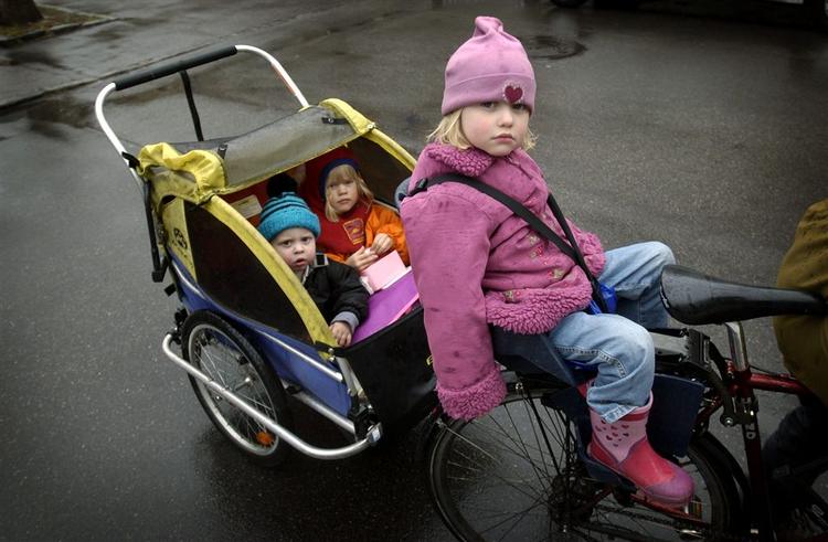 Læs på. Ingen af de testede cykelanhængere får topkarakter, men Burley-vognen her er blandt de bedre i testkørslen. Til gengæld indeholder vognen en del skadelige stoffer. 