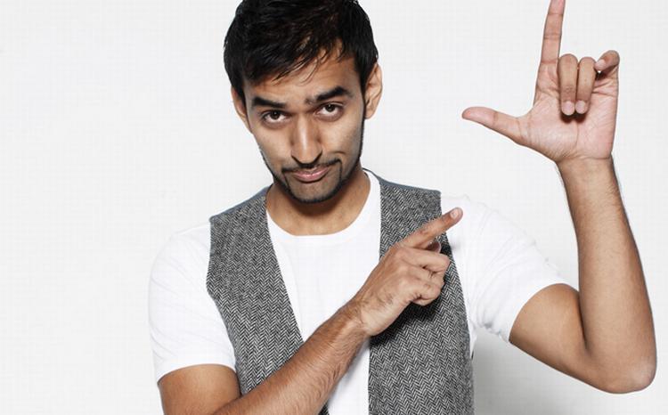 Ali Waqas fortæller ligefremt og mundret på sin debut som solist, 'Øko Logik'. 