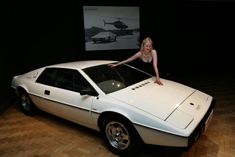 Denne Lotus Esprit blev brugt i James Bond-filmen 'The Spy Who Loved Me. Om en måned skal den have ny ejer. 
