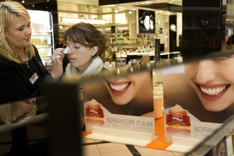 Der var brug for meget makeup-fjerner, da Tjek prøvede seks forskellige mascaraer hos Magasin. 