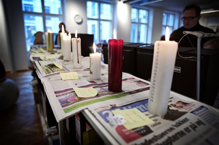 Under stor bevågenhed fra kollegerne og naturligvis også under stærkt kontrollerede former testede Tjeks redaktion ti kalenderlys. 