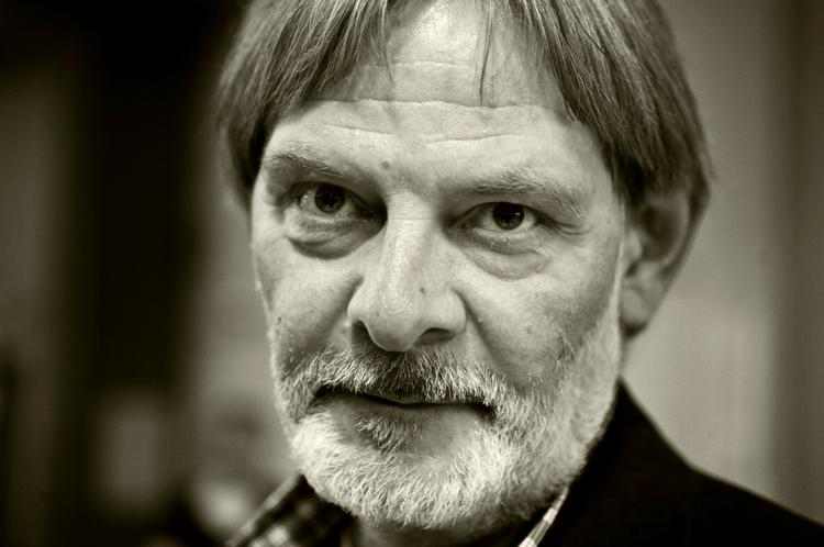 »Når jeg først har fået bygget min stand op, så synes jeg, det er meget sjovt at være her«, siger forlæggeren Johannes F. Sohlmand. Foto: Sara Galbiati 