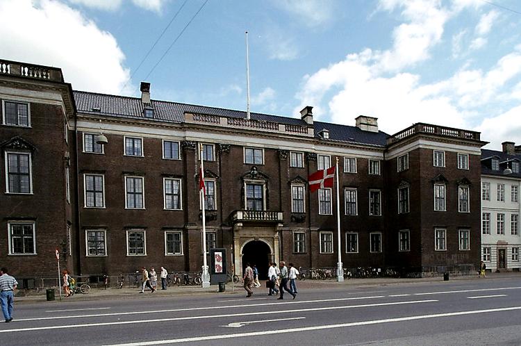 Ballade. Kunsthal Charlottenborg, der ligger bag Charlottenborg på Kongens Nytorv (billedet) er kommet i økonomisk uføre. Arkivfoto: Søren Jensen 