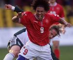 Patrick Mtiliga har ikke været inde i landsholdsvarmen, siden han spillede på U21-holdet. Her i 2002 mod Slovenien. 