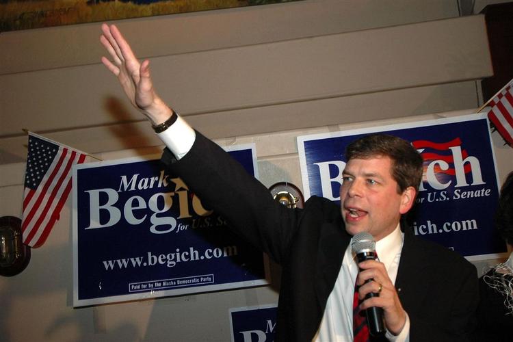 Mark Begich vandt det 58. sæde i Senatet. Vinder demokraterne også i Georgia og Minnesota, får partiet total dominans i Senatet. Arkivfoto. 