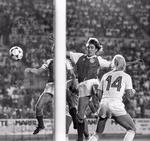 Danmark var bagud med 2-0 mod Belgien ved EM i 1984. Frank Arnesen fik  reduceret på straffe, inden Kenneth Brylle (i midten) headede ind bag Jean-Marie Pfaff til 2-2. Preben Elkjær afgjorde kampen med sit fantastiske - og lidt heldige - solomål seks minutter før tid. 