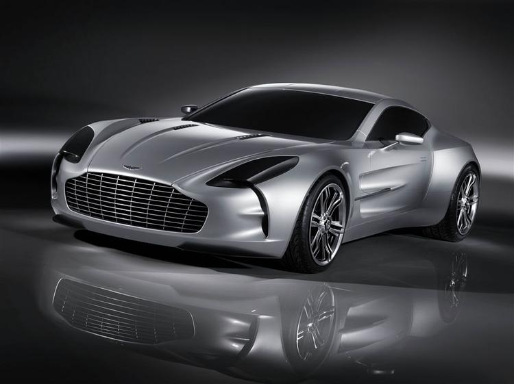 Denne model har Aston Martin udviklet helt alene: One-77 /V12-motor, 7,0 liter, 700 hk). En supersportsvogn, der kun bliver produceret i 77 eksemplarer, som alle er solgt på forhånd. 
