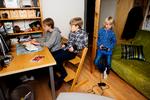 Med masser af computere, spillekonsoler, køkkenmaskiner og tv i husholdningerne er det måske her, at der kan spares på energien. Hvordan gør du selv ? 