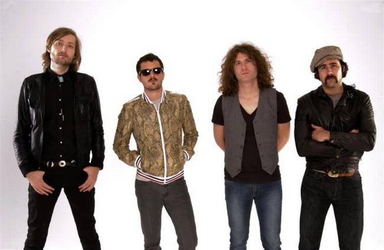 Fra at være leverandør af pletskud og festfyld er The Killers blevet mere tilbageskuende og selvsmagende. 