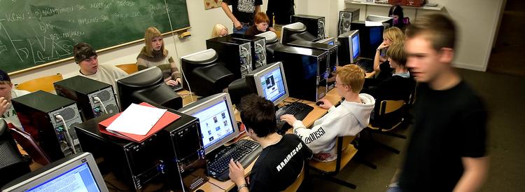 Hvis VK-regeringen havde øje for, hvor stort problemet med unges manglende uddannelse er, havde den formentlig for længst lanceret en kriseplan som dem, den har sat i værk for banker og flekslånere, mener dagens skribent. Foto: Finn Frandsen 