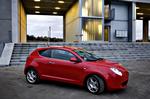 LILLE OG KOSTBAR. Alfa Romeo Mito er kompakt i størrelse og sportslig i sin optræden. Prisen er høj: mindst 278.000 kroner. 