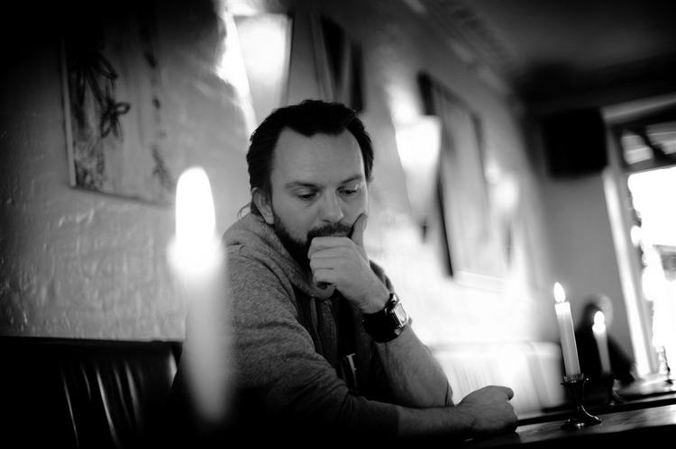 Tim Christensen kunne sagtens have buret sig inde i studiet i et par måneder mere. Men han overholdt pladeselskabets femte deadline og fik omsider sluppet sit tredje soloalbum. 