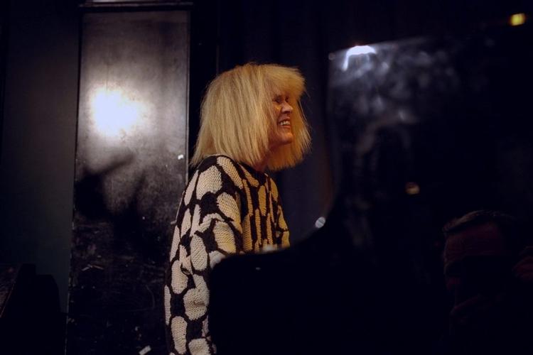 Lederen af kvartetten 'The Lost Chords' pianisten Carla Bley. 