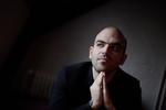 »I Italien er dødsstraffen privatiseret. Mafiaen henretter ca. 100 mennesker hvert år«. På billedet ses Roberto Saviano, som er truet på livet efter at have udgivet en bog om Napoli's mafia. 