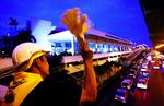 En gruppe danskere sidder fast i bangkoks Don Muang Airport. 