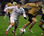 Zenits Andrej Arsjavin (til venstre) i nærkamp med Juves Giorgio Chiellini. 