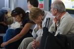 Omkring 3.000 passagerer er strandet i Thailands internationale lufthavn. 50 danskere befinder sig stadig i transitområdet. 