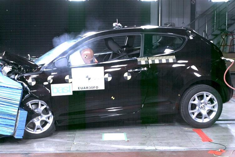 Alfa Romeo Mito klarer crashtesten hos Euro NCAP til topkarakter på fem stjerner. Foto: Euro NCAP/FDM 