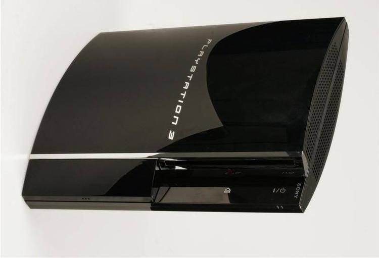 En udvidet model. Arvtageren til Playstation 2 viser sit værd gennem nogle af julens populære spil-gaver. 