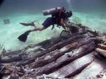 Arkæologer har fundet vraget af slaveskibet 'Trouvadore'. Egeplankerne er blevet nøje undersøgt, og forskerne udelukker, at der kan være tale om et andet skib end det spanske. Foto: AP/NOAA 