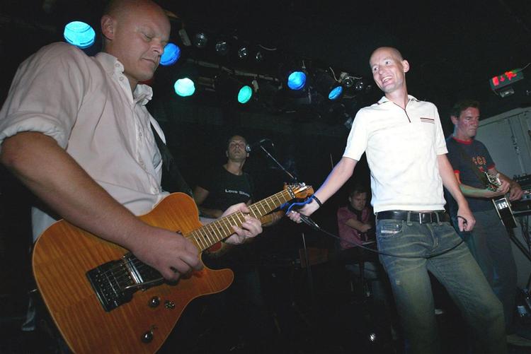 Hilmer Hassig (tv) og Jens Unmack under koncert på Rust i København. 