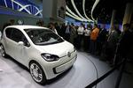 Første udkast til VW Up er en ret høj og ganske rummelig bil. En noget mindre og superøkonomisk variant skulle nu også være på vej. 