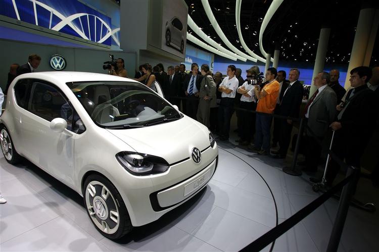 Første udkast til VW Up er en ret høj og ganske rummelig bil. En noget mindre og superøkonomisk variant skulle nu også være på vej. 