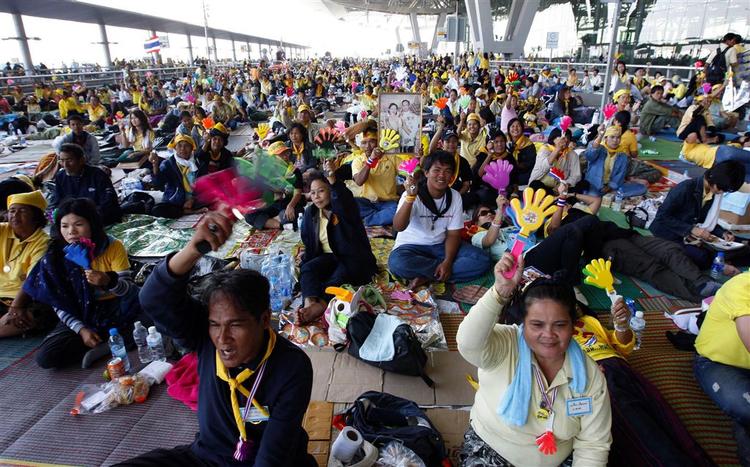 Der er netop erklæret undtagelsestilstand i to thailandske lufthavne. 