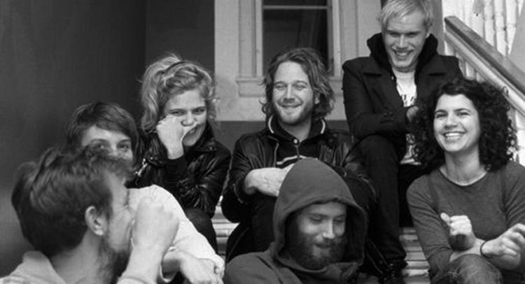 Le Fiaskos musik rummer et potentiale for skønhed, der imidlertid for sjældent realiseres som andet end indskudte sætninger og langstrakte meditationer. 