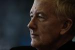 Nationalbankdirektør Nils Bernstein har sænket den danske rente til 5,0 procent. 