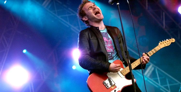 LIVE. For første gang i den lange karriere offentliggør Kent liveoptagelser på det omfattende bokssæt. Der er dog ingen numre fra den koncert på Roskilde Festival i år 2000, hvor svenskerne 'varmede op' for gruppens egne idoler i Pearl Jam, inden dødsulykken lammede arrangementet.  Foto: Thomas  Borberg 