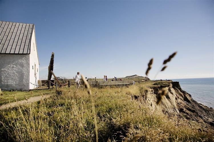 Det er endeligt besluttet - efter års kamp - at rive Mårup Kirke ned. Nu fortsætter kampen om hvornår. 