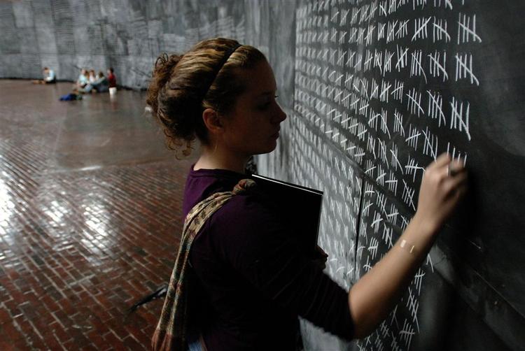 Det anslås, at der er 33 millioner hiv-smittede i verden. Men tallet kan være langt højere. 