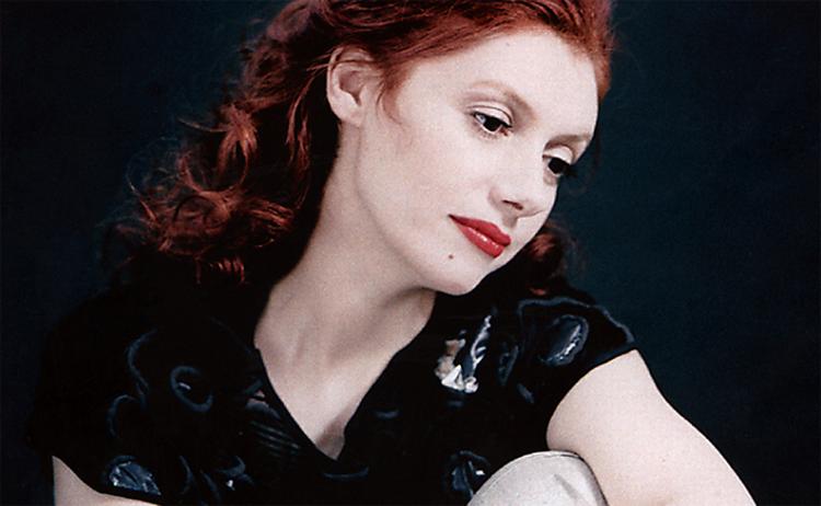 Der er knald på koloraturerne og højtoner, som kan knuse glas, på Petibons nye album. 