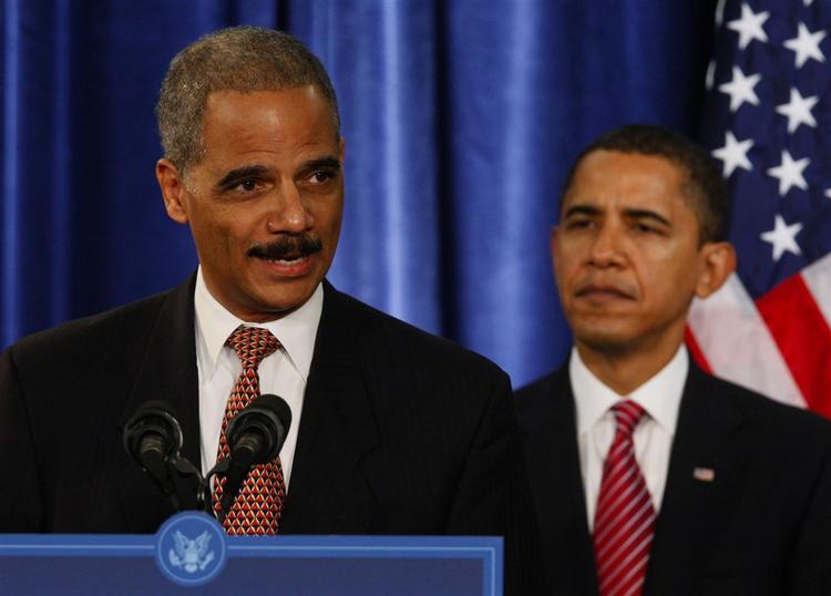 Forfatningen er god nok. Den nyudnævnte og kommende amerikanske justitsminister Eric Holder lægger op til et opgør med Bushs lov og orden politik. 