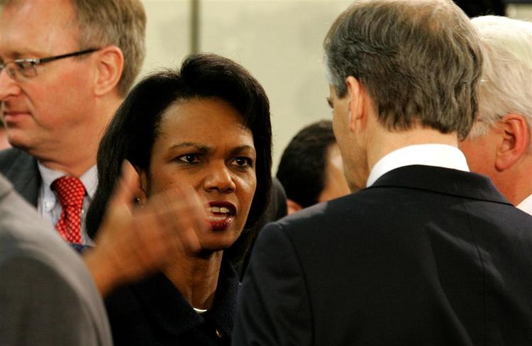 USA's udenrigsminister Condoleezza Rice i samtale med den norske udenrigsminister Jonas Gahr Støre på dagens Nato-møde. 