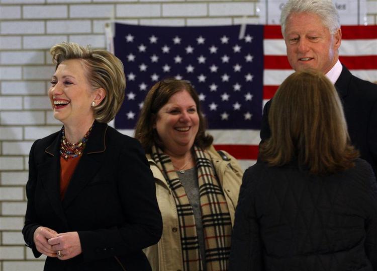 Tidligere præsident Bill Clinton er gået med til at offentliggøre navnene i støttefond, så hustruen Hillary Clinton kan blive udenrigsminister i USA. Arkivfoto. 