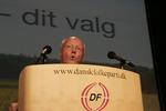 DF's Ole Hyltoft melder sig frivilligt, hvis det skulle knibe med at finde en DR-næstformand. Her er Hyltoft på talerstolen ved Dansk Folkepartis landsmøde i 2005. 