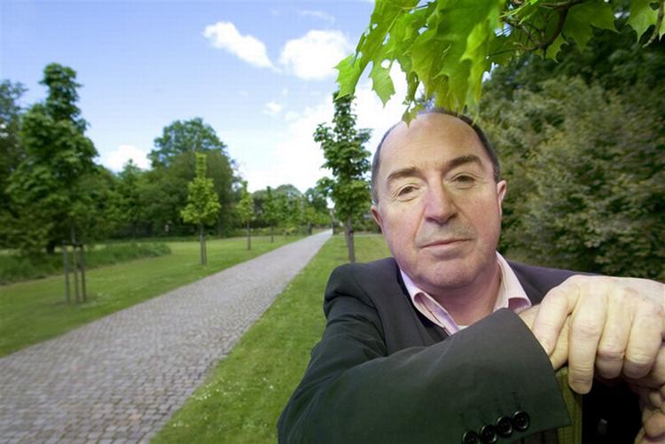 Niels Skovsens nye plade med live-koncertnumre er en uortodoks plade der vil spænde over flere tidsspand. 