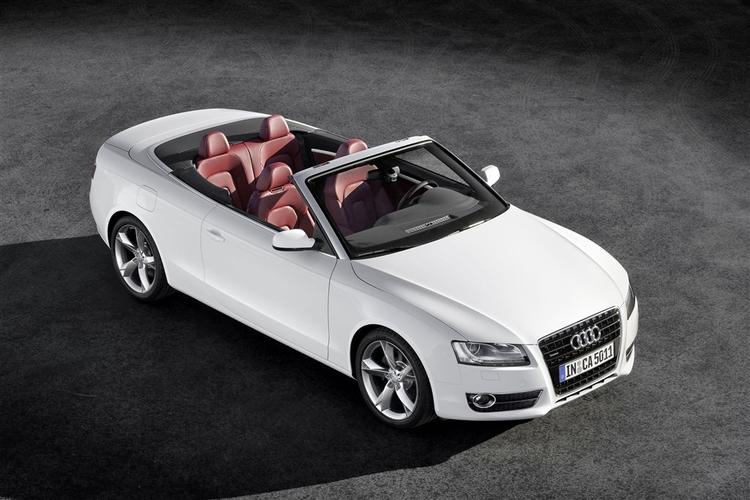 Audi A5 Cabriolet har en stofkaleche, der kan foldes ned på 15 sekunder. 