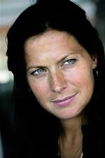 Kan denne uskyldige unge kvinde virkelig bringe sindene i kog? Ja, mon ikke. Andrea Elisabeth Rudolph er kåret til årets mest irriterende tv-person af politiken.dk's læsere. 