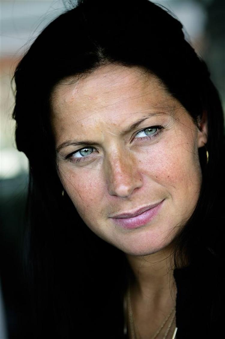 Kan denne uskyldige unge kvinde virkelig bringe sindene i kog? Ja, mon ikke. Andrea Elisabeth Rudolph er kåret til årets mest irriterende tv-person af politiken.dk's læsere. 